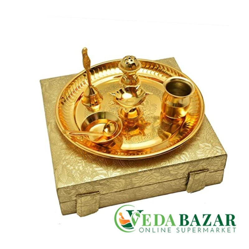Набор для пуджи из латуни, золотистый (Brass Pooja Thali Set), 23,5 x 23,5 x 6,35 см, 7 предметов, Ведабазар (Vedabazar)